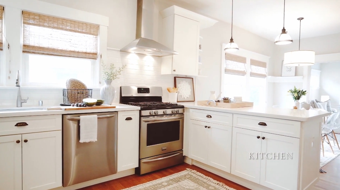 13 Interior Design Photos vs. 725 65th St, Oakland, CA Luxury Home Tour