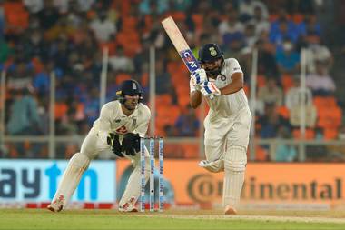 इंडिया ने डे-नाइट टेस्ट जीता:2 दिन में इंग्लैंड को 10 विकेट से हराया, 144 साल में 22वीं बार कोई टेस्ट दो दिन में खत्म