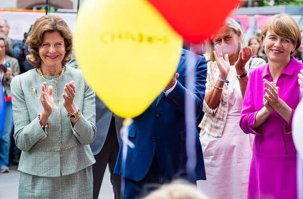 Queen Silvia and German First Lady Elke Buedenbender at the opening ceremony of Child House