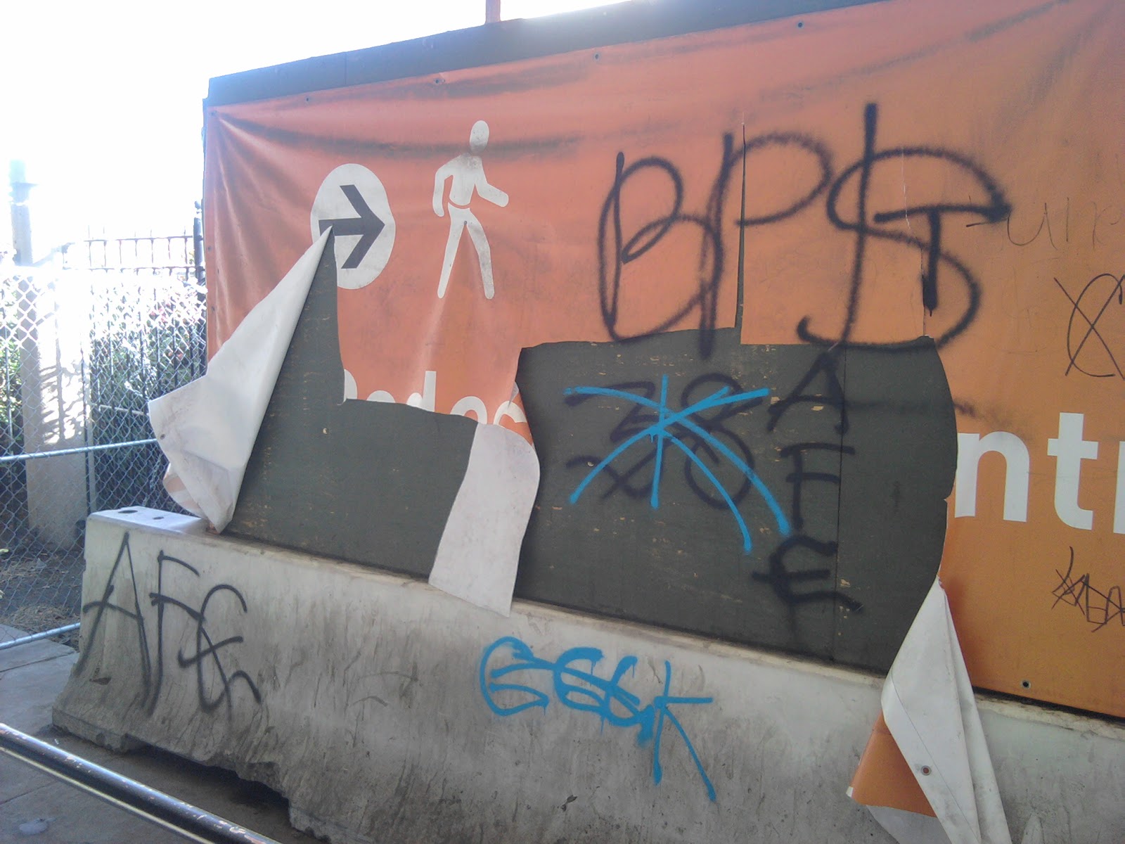 Featured image of post Leichte Graffiti Bilder Zum Nachmalen / Was in den turbulenten 70ern angefangen hat als jugendbewegung in new yorker armutsvierteln, hat es heute in galerien, museen.