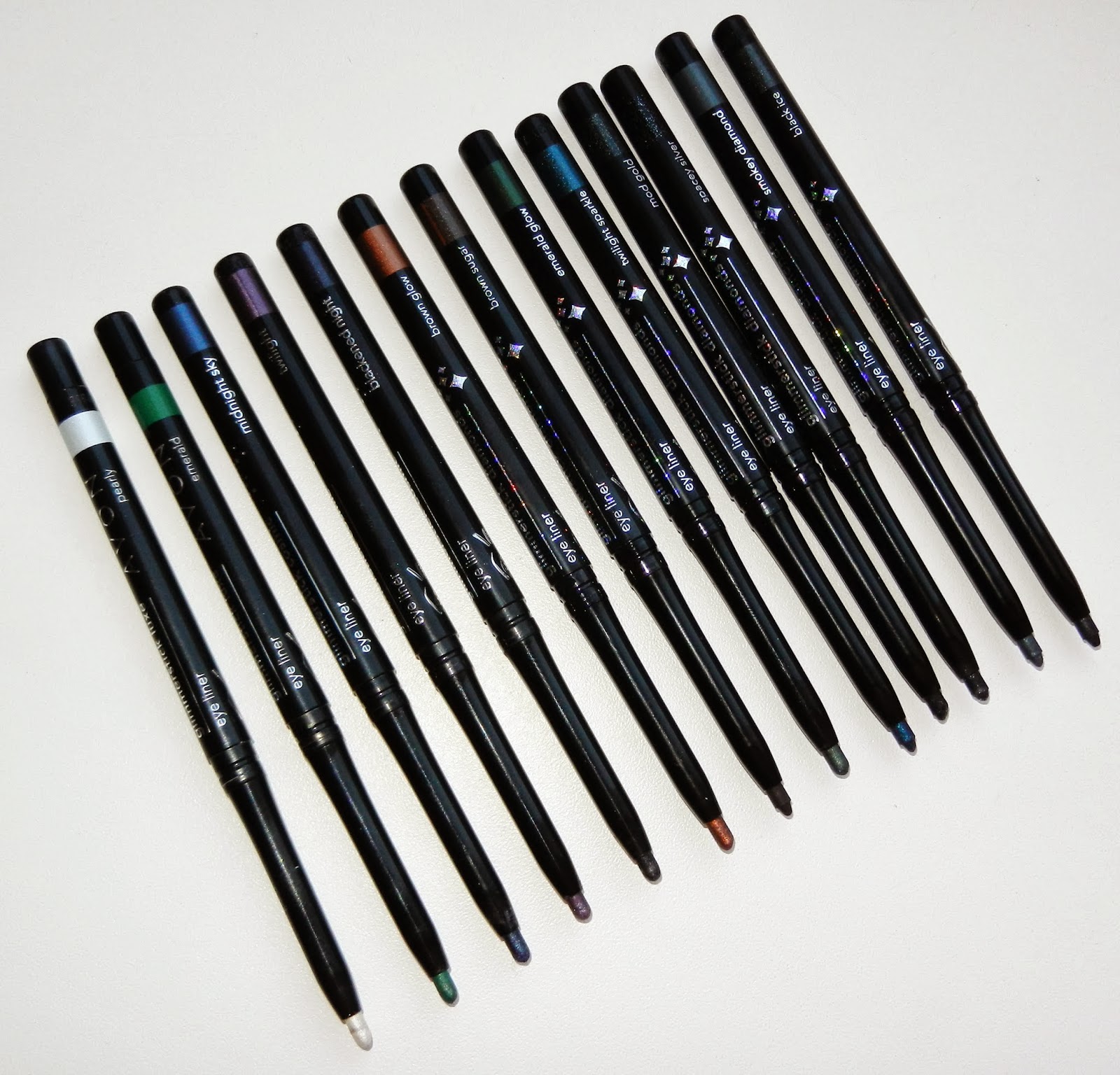 карандаш avon glimmerstick. Avon карандаш для глаз glimmerstick. карандаши для глаз avon glimmerstick cosmic. Avon glimmerstick eyeliner. карандаш для глаз avon black illusion.