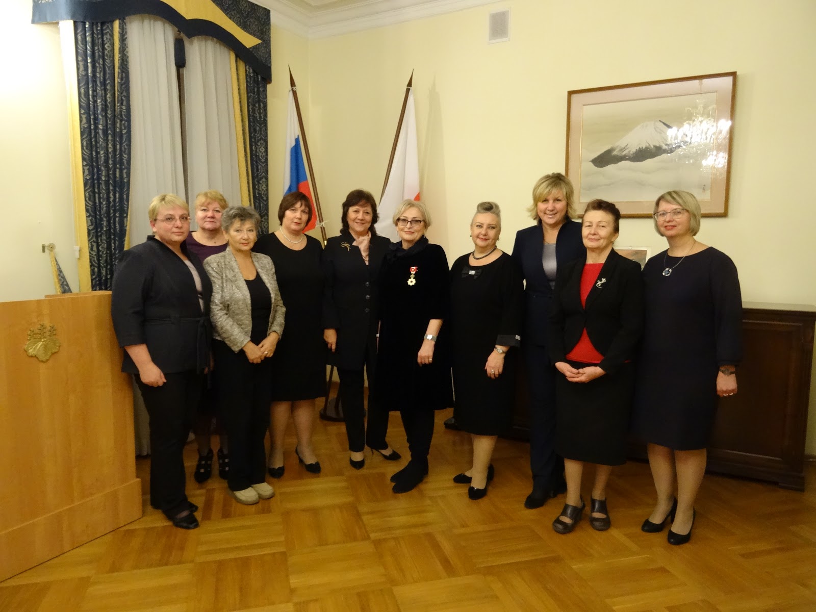 награждение учитель года. школа 83 выборгского директор. директора школ геленджика. школа 48 воронеж директор. награждение директора школы.