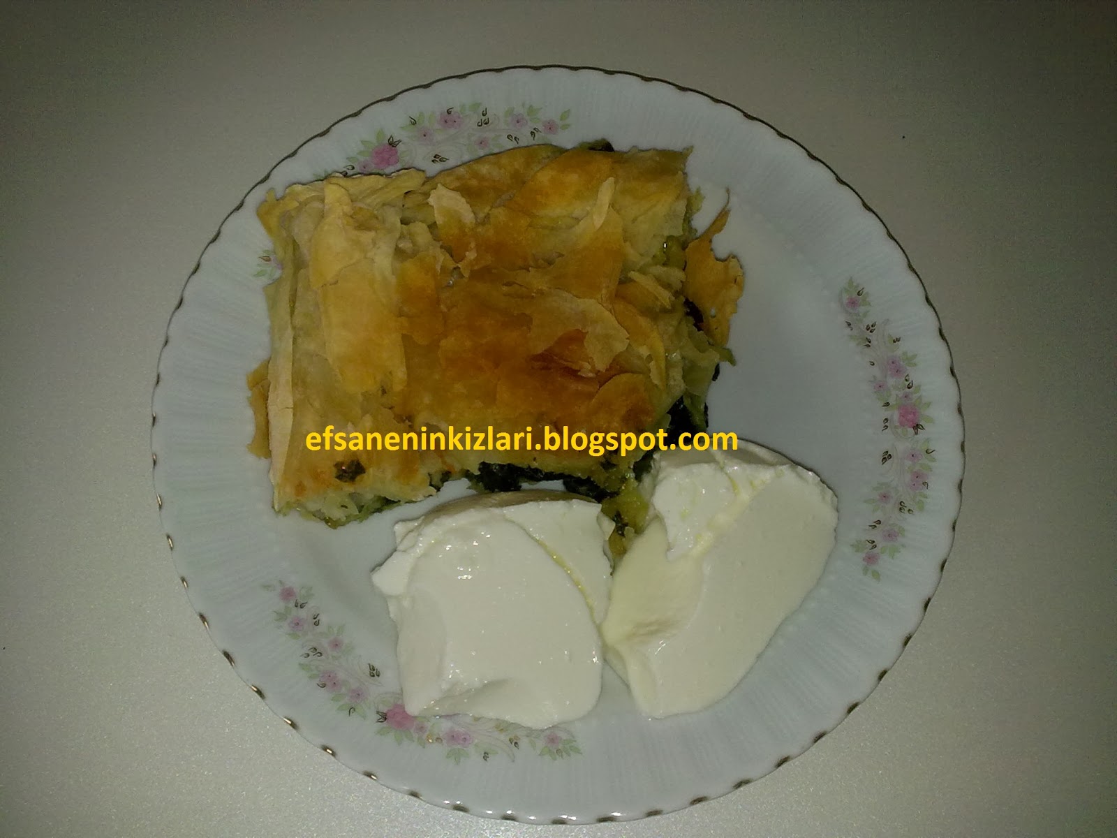 ÜÇ KIZKARDEŞTEN HAYATA DAİR&hellip; ANNEANNENİN ISPANAKLI BÖREĞİ