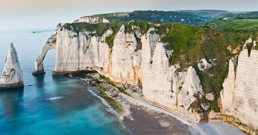 Antipodes: Crumbling of a small section of French cliffs
