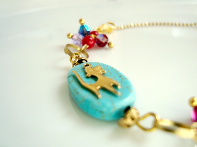 Beading Times Gold Coated Cat Charm Bracelet in Turquoise and