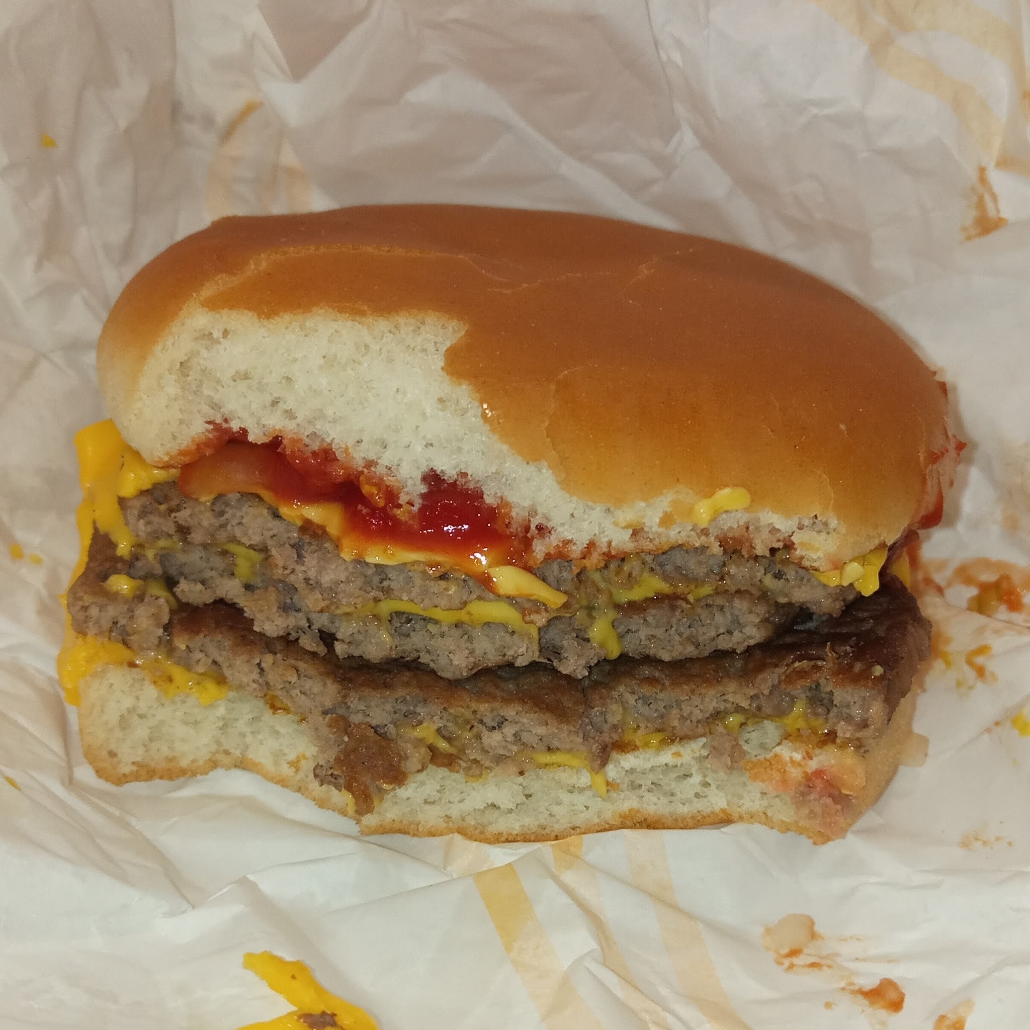 Supersupergirl's Food Reviews McDonalds UK Triple Cheeseburger review