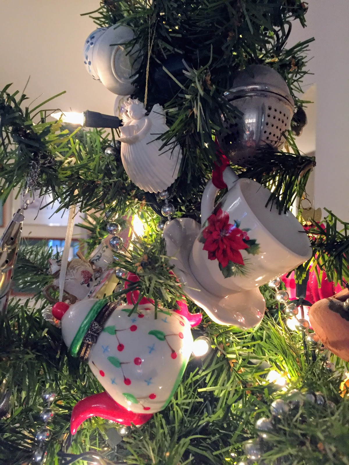 Rosemary's Sampler Tabletop Teapot Tree