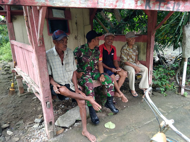Babinsa Doyong Minta Warga Tidak Panik Dalam Menyikapi Virus Corona