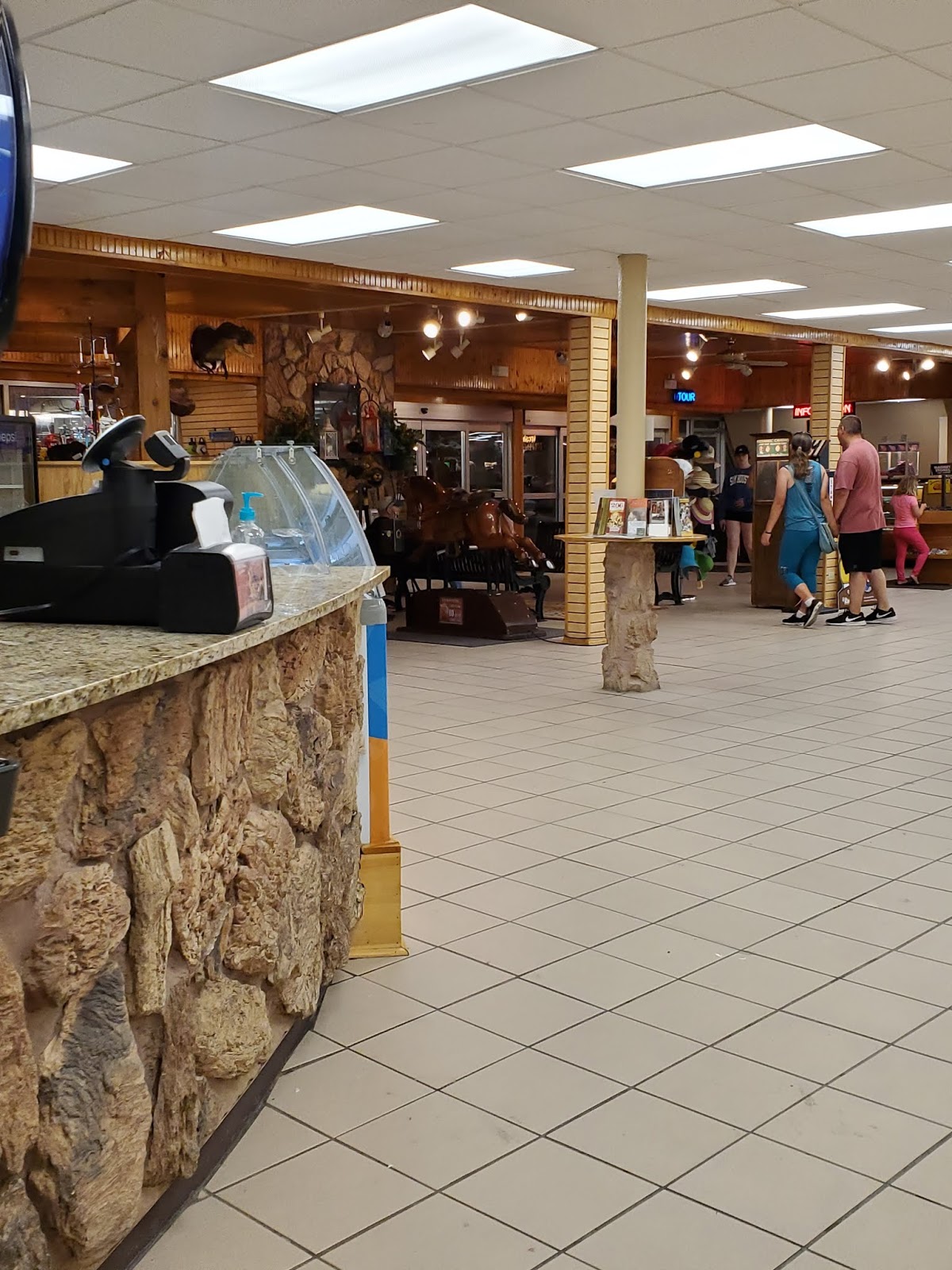 Play St. Louis Meramec Caverns, Sullivan