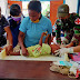 Satgas Yonif 516/CY Bagikan Vitamin di Perbatasan Indonesia-Papua Nugini