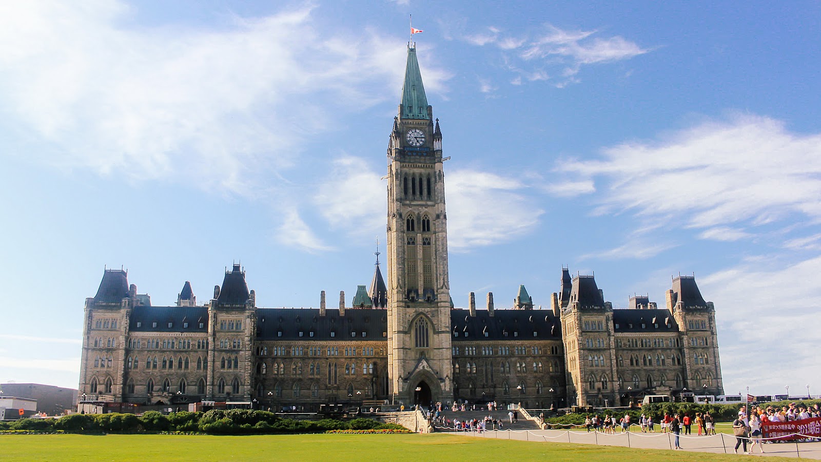 Canada's Parliament Hill: Things To Do in Ottawa, Ontario, Canada