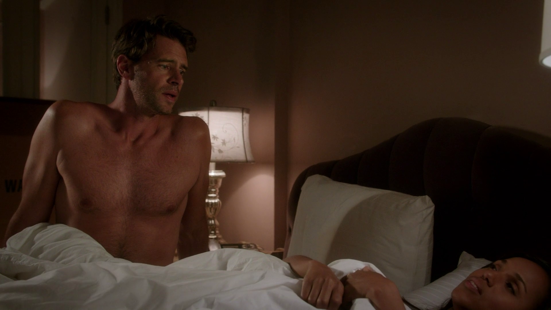 Scot Foley shirtless in Scandal 4-01 "Randy, Red, Superfreak and Julia...