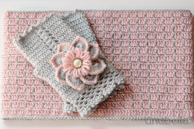 Pink winter crochet set by Anabelia