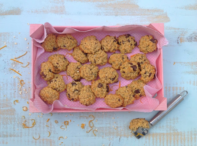 Receta de galletas de avena con naranja y chocolate