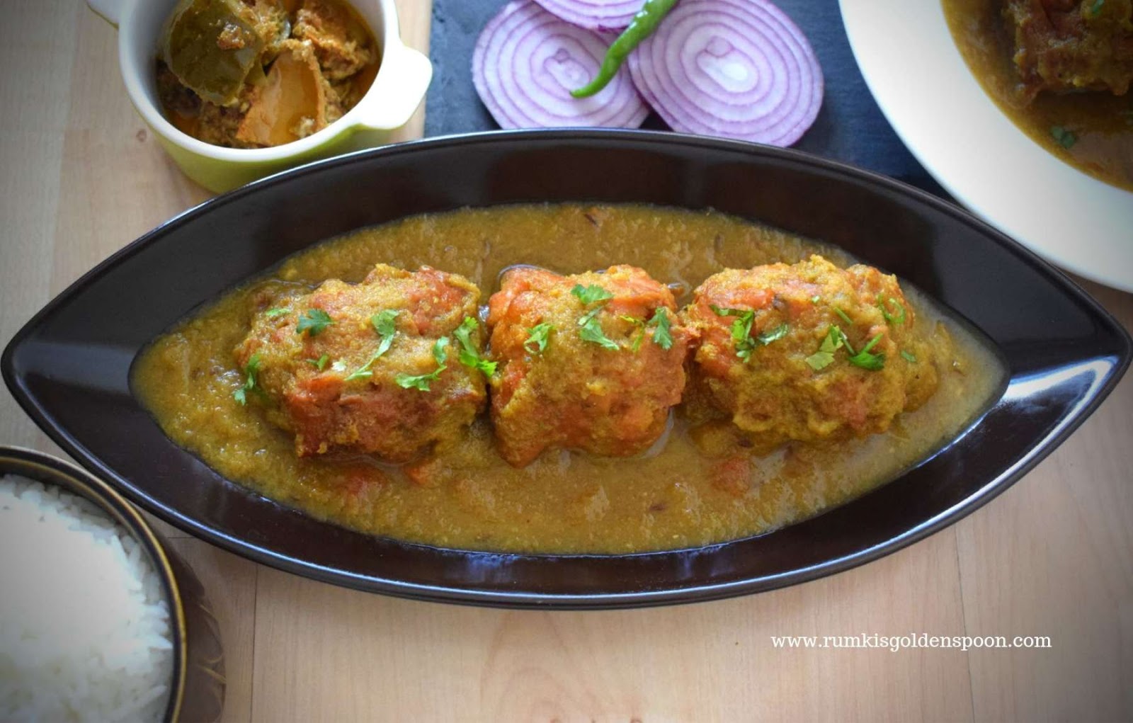 Indian Recipe, Vegan Recipe, Veg Recipe, Onion Bhaji Curry | Gram Flour-Onion Fritters Curry, Pakoda Curry, Onion Bhaji recipe, Besaner Borar Jhol/dalna/torkari/torkaari/sabji/sabzi/tarkari/rasha, Peyaji diye Sabzi,  pakora, Indian fritters spicy curry, Gram flour-onion dumpling masala curry, recipe with Besan-Peyaj Ke Pakode/ Gram flour-onion dumpling, recipe with bora, Rumki's Golden Spoon