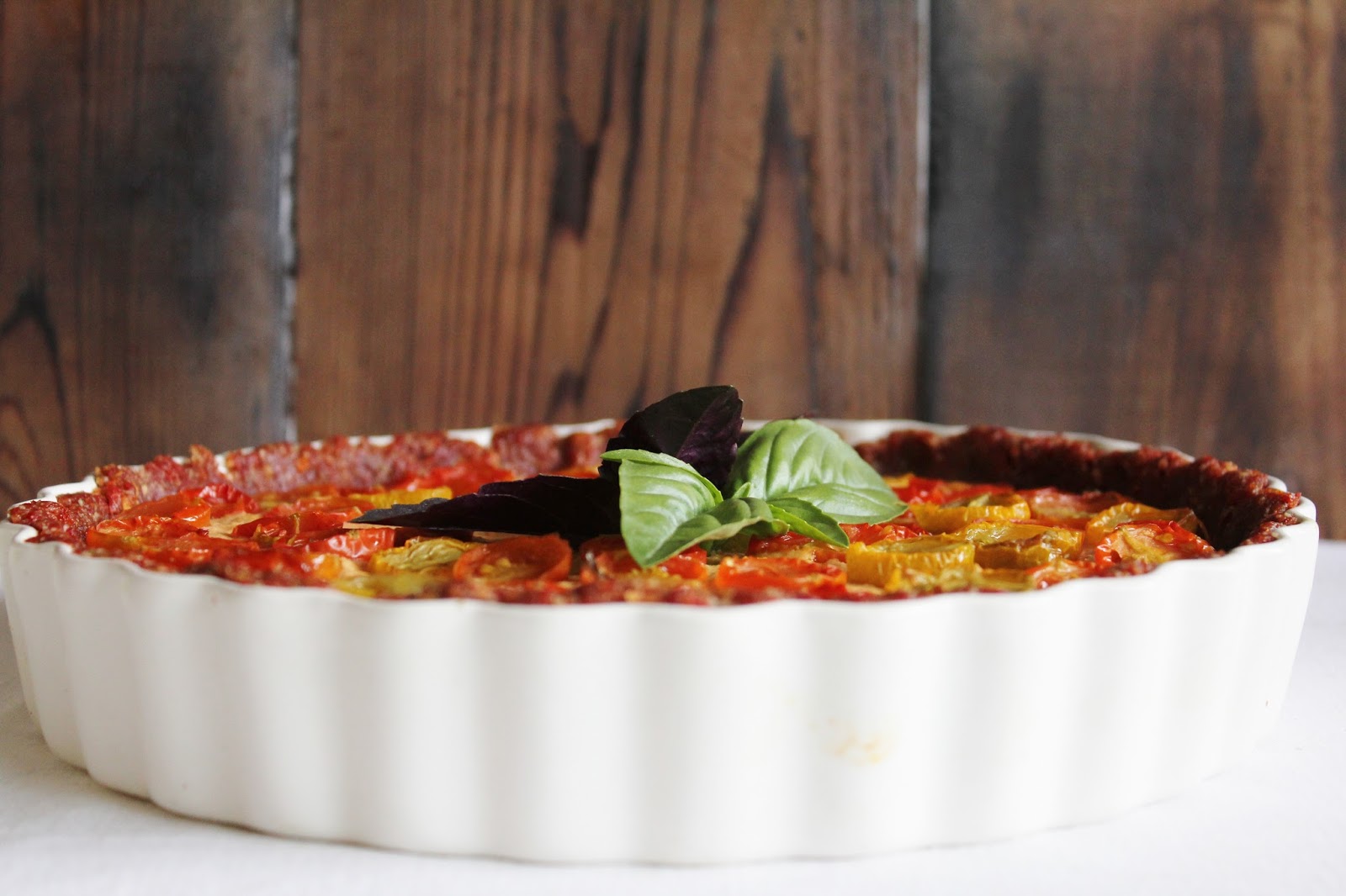 This Rawsome Vegan Life SUNDRIED TOMATO TART WITH ZUCCHINI HUMMUS