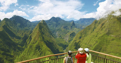 Paysage montagneux de Mafate à la Réunion.