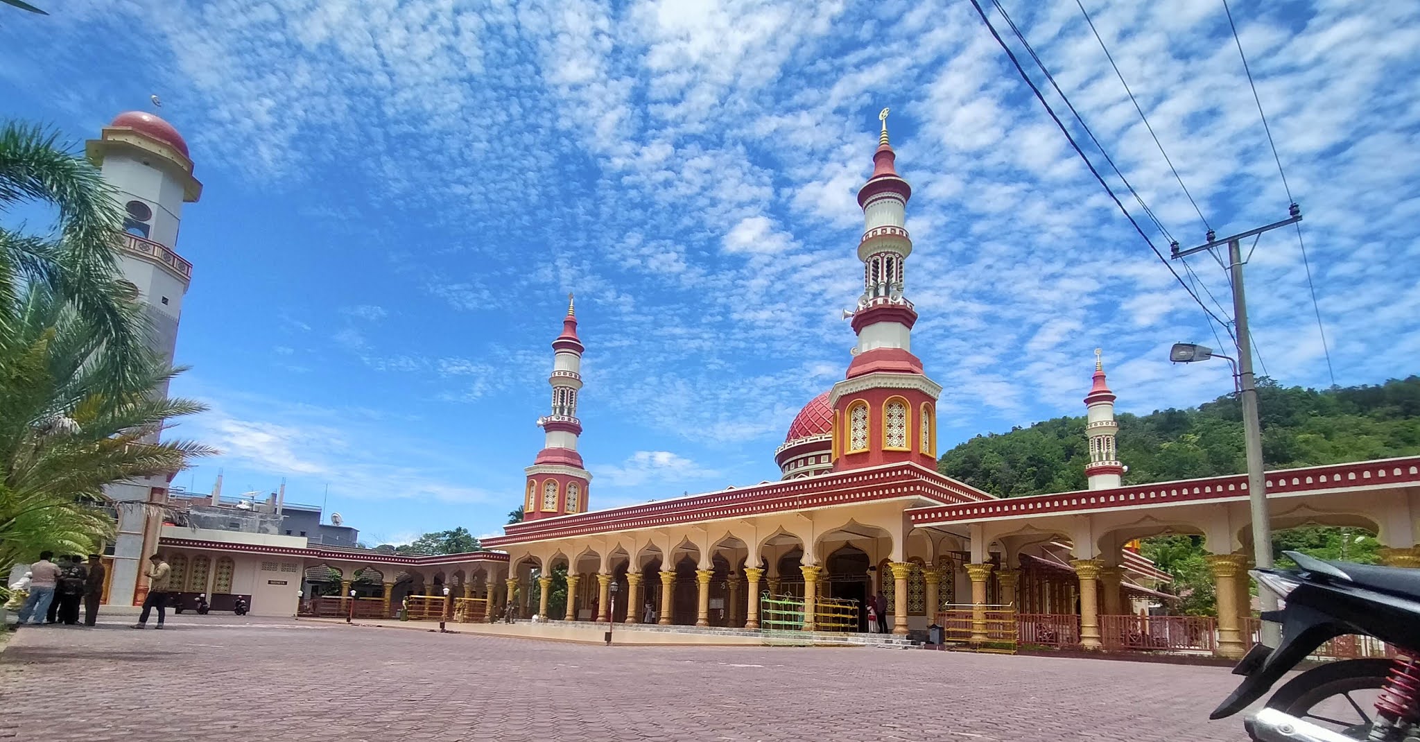 Potret Kemegahan dan Keindahan Masjid Agung Istiqamah Tapaktuan