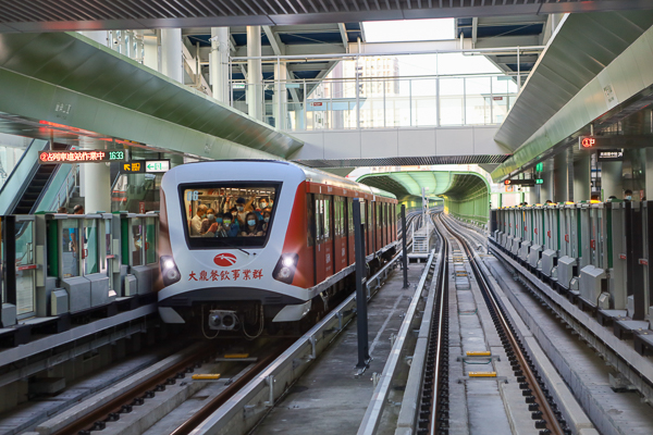 台中捷運綠線票價、路線、車站建築、彩繪車廂，享受捷運生活