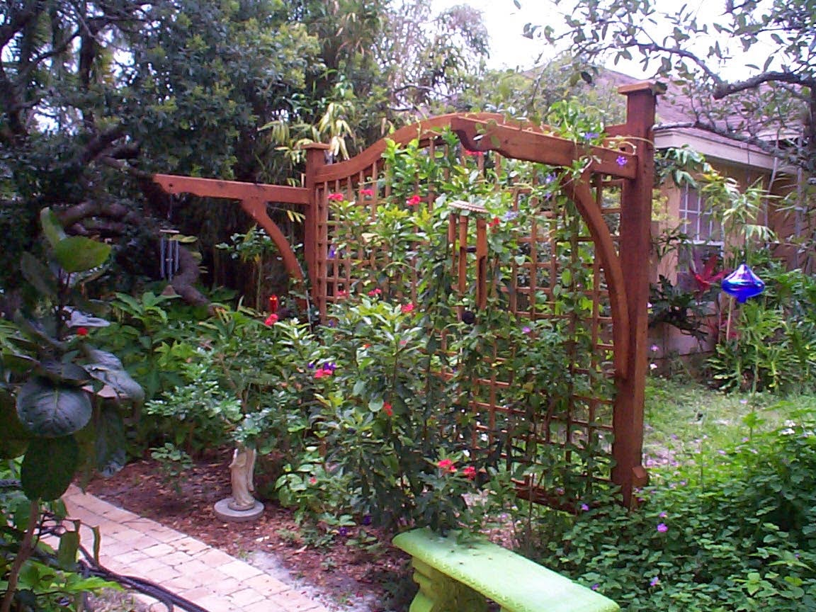 Home Garden Ideas: Popular Garden Trellis Styles