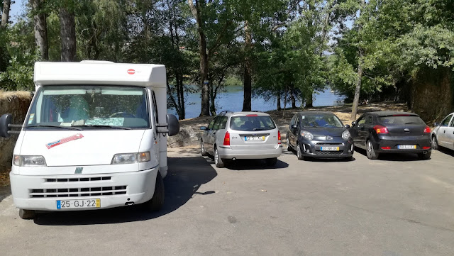 Parque de Estacionamento Praia Fluvial Navarra para autocaravanas