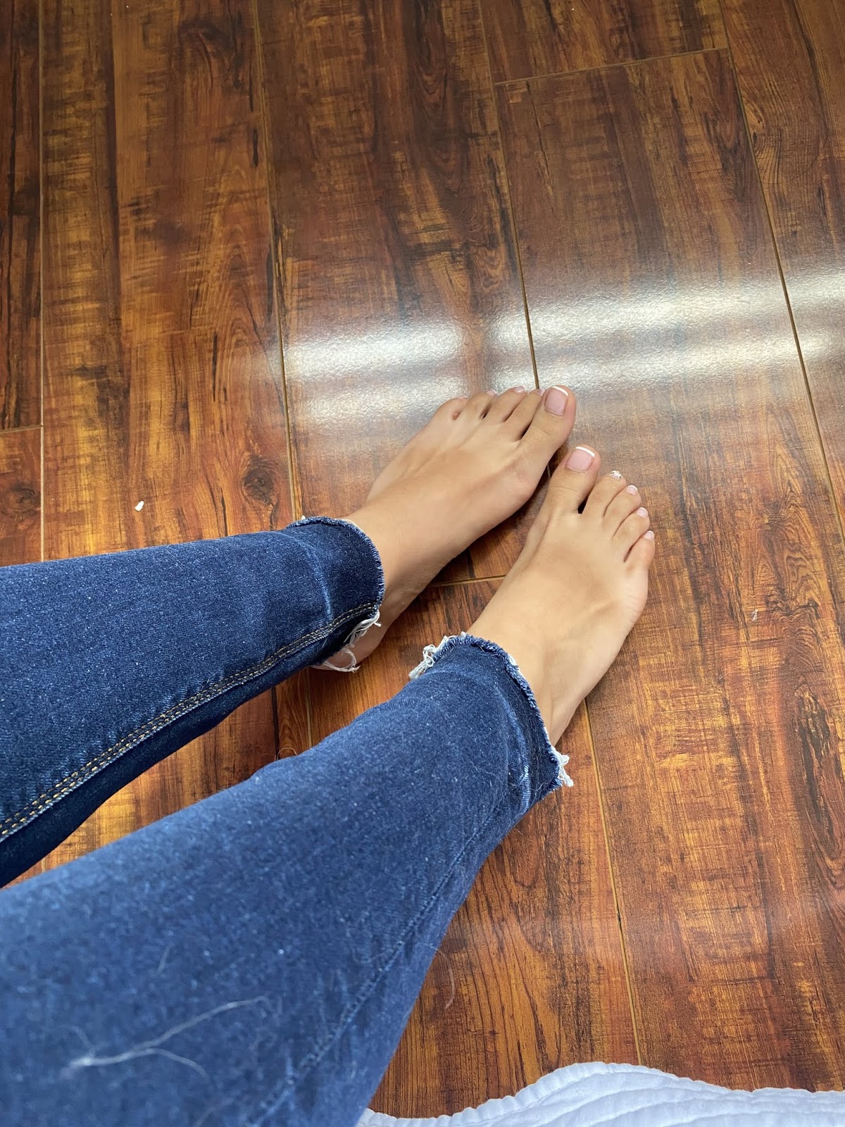 Pretty long toes