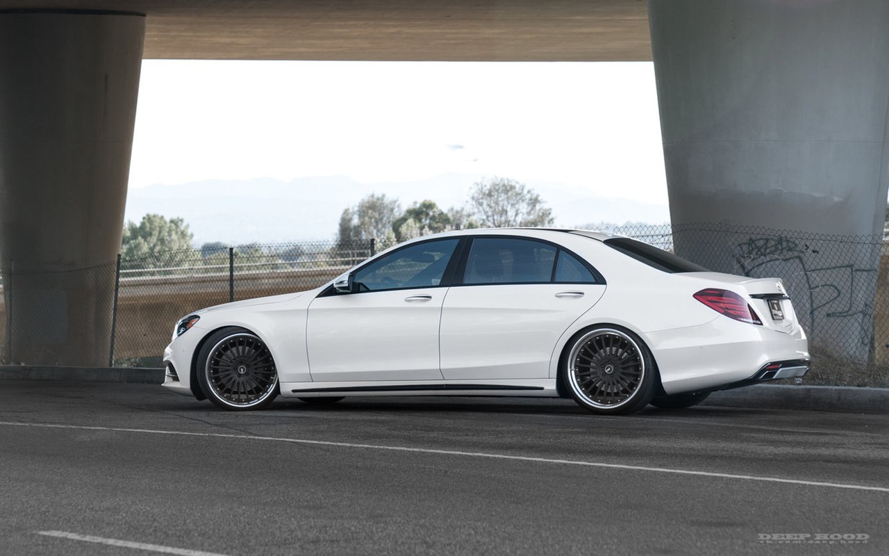 Р‘РµР»С‹Р№ Mercedes Benz s550