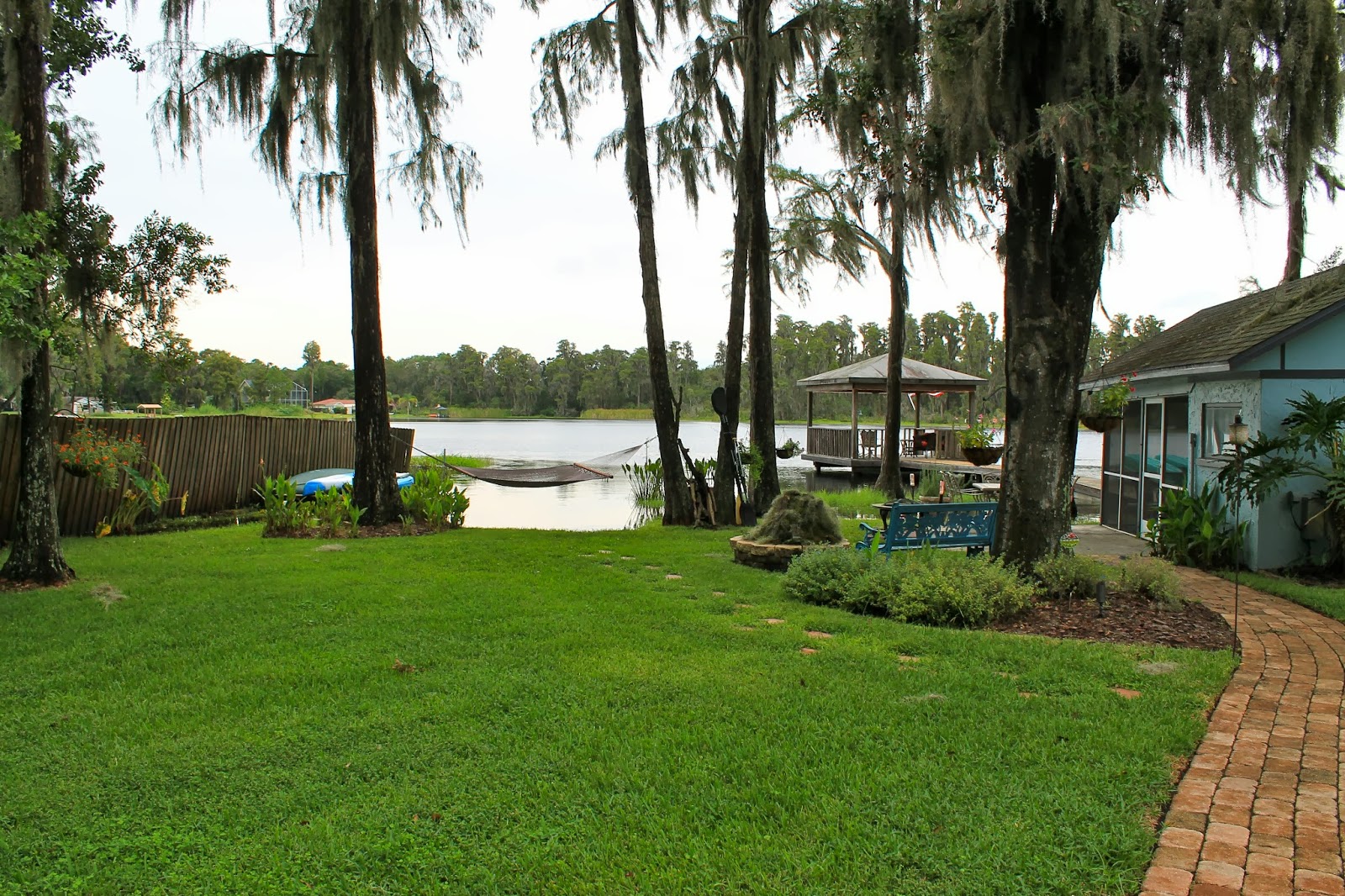 W Lutz Lake Fern Road House Information