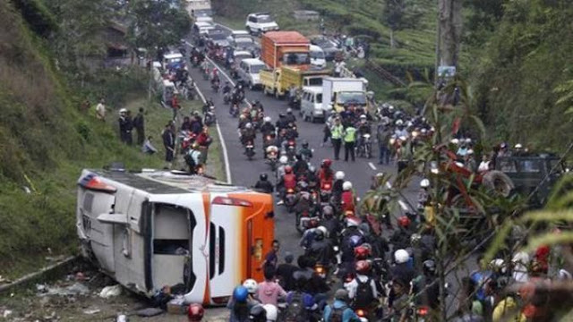 “Peristiwa Mengerikan”!!Baca Kalau Berani, Baca Kisah ini Bareng Pasanganmu !!! sebarkanlah !! “Peristiwa Mengerikan”!!Baca Kalau Berani, Baca Kisah ini Bareng Pasanganmu !!! sebarkanlah !!