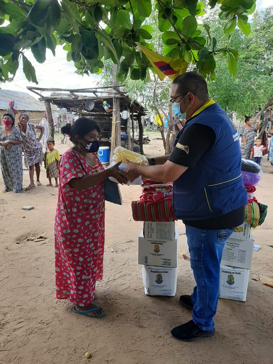 https://www.notasrosas.com/Indígenas Wayuu recibieron donaciones de la Alcaldía de Maicao