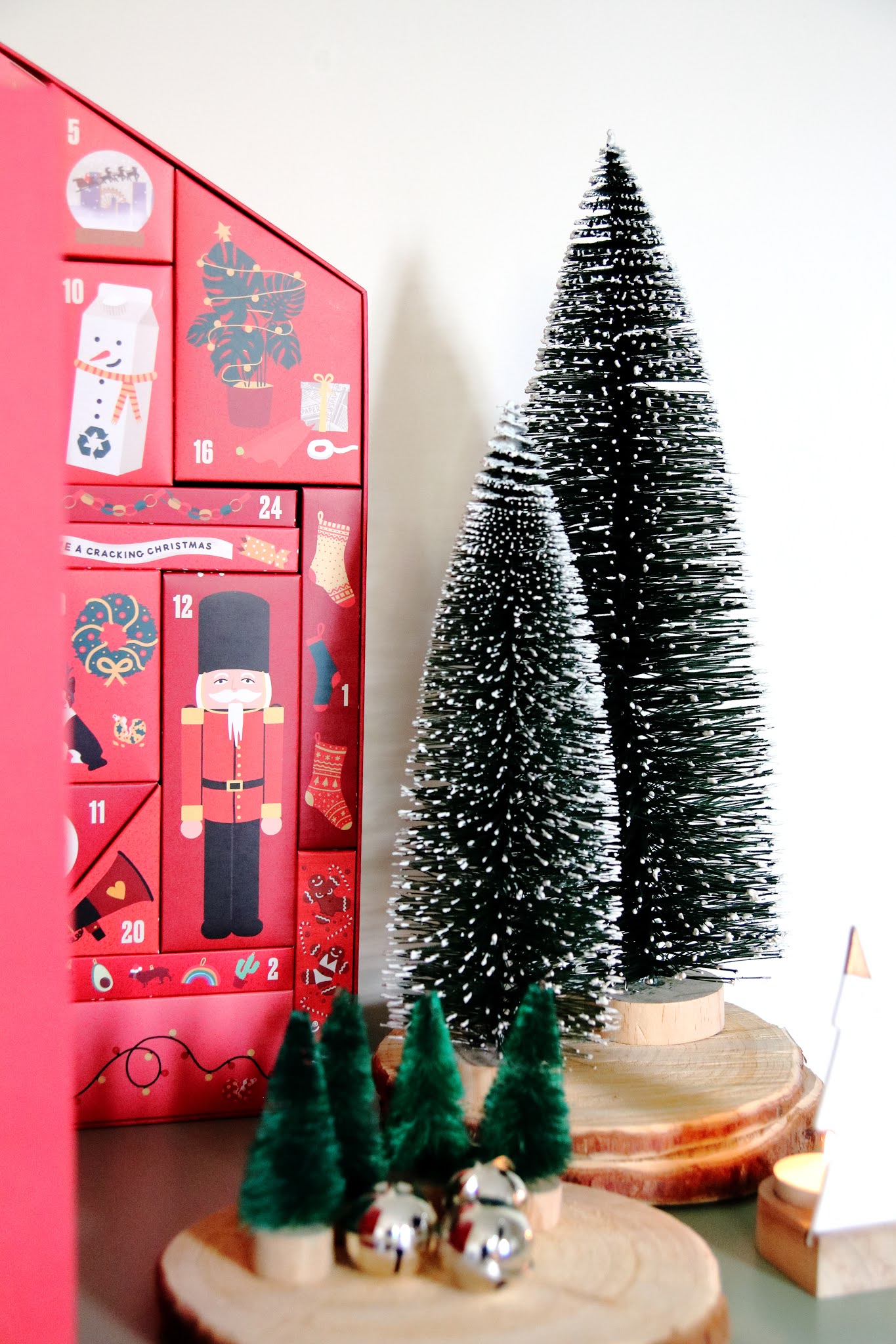 ADVENT CALENDARS A Guide for the Whole Family 2020 Treasure Every Moment