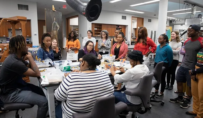 ĐH nổi tiếng ở Mỹ bị tố phân biệt sinh viên da trắng và gốc Á ĐH nổi tiếng ở Mỹ bị tố phân biệt sinh viên da trắng và gốc Á