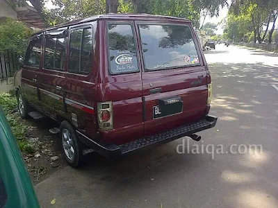 parkir darurat di sekitar Polsek Pulogadung, Jakarta Timur