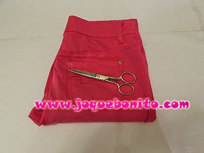 Delantal reciclando unos vaqueros