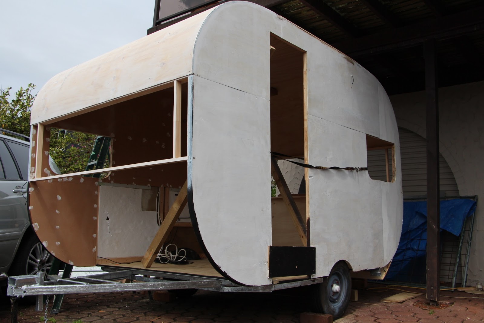 Retro Caravan Restoration Finishing the outside