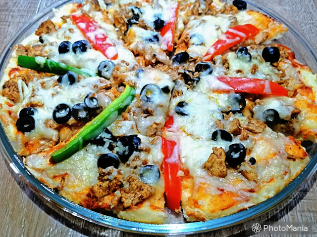 بيتزا دجاج بطبقتين من الجبنة