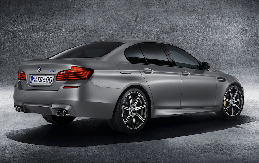 「BMW M5」に30周年記念モデル「30 Jahre M5」が登場