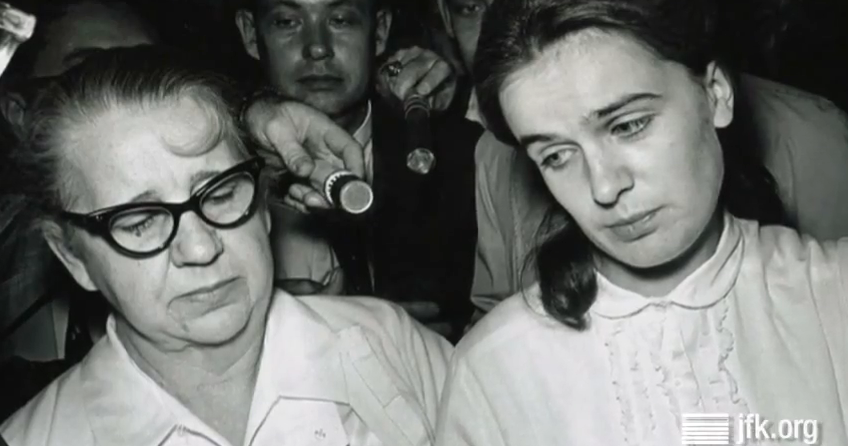 жена ли харви освальда. марина прусакова жена ли харви освальда. марина портер. убийца кеннеди освальд с женой. жена ли харви освальда.