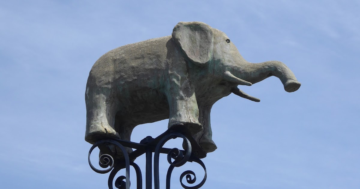 Photoops Roadside Attraction Old Bet the Elephant Somers, NY