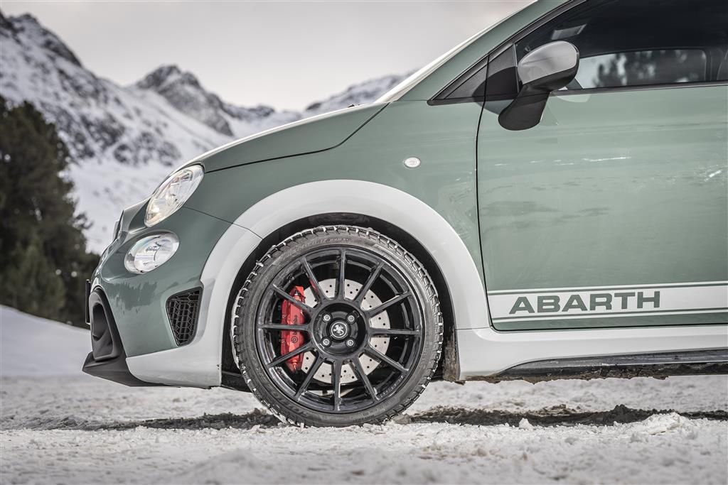 191220_Abarth695_70Anniversario_09.jpg