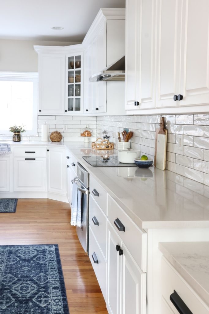 30+ Inexpensive White Kitchen Decor Ideas To Try