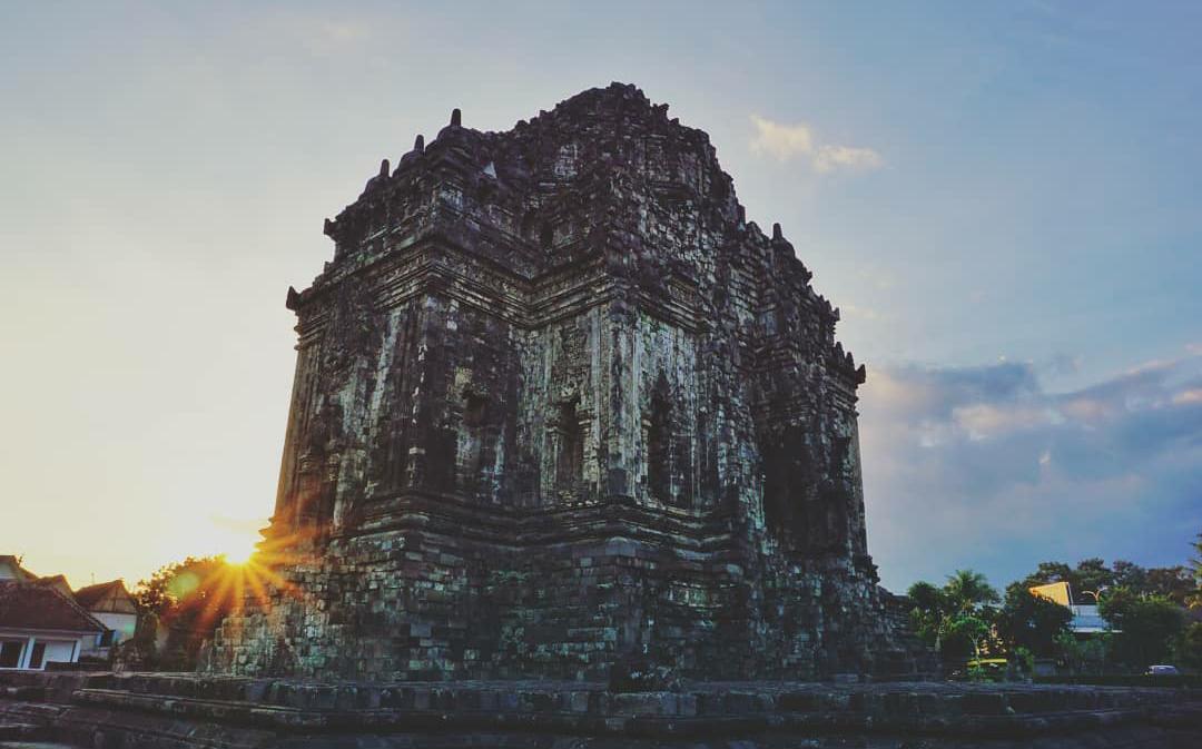 Candi Kalasan : Sejarah, Rute, Lokasi & Wisata Candi di Jogja 2021