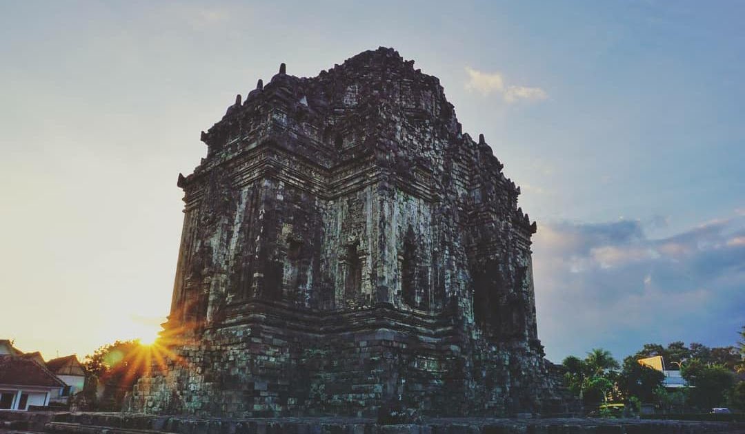 Candi Kalasan : Sejarah, Rute, Lokasi & Wisata Candi di Jogja 2021