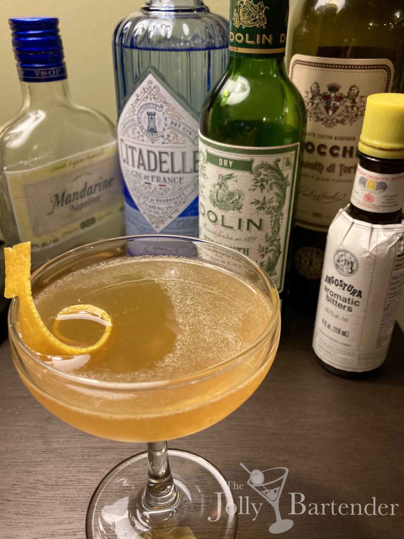 Guide to Citrus Peel Cocktail Garnishes - Moody Mixologist