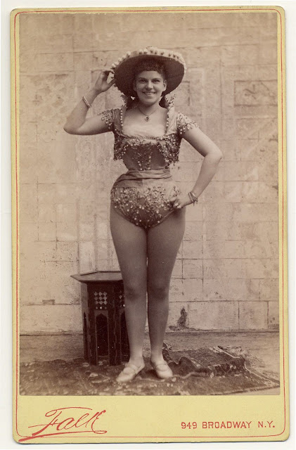 Burlesque dancers of the 1890s randommusings.filminspector.com