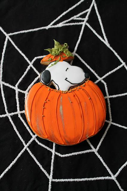 Snoopy Halloween cookies, jack o lantern cookie cutter set,The cookie couture pumpkin cookies,Pumpkin decorated cookies ideas,PumpkinCookie2020,pumpkin patch cookies,decorated cookies, best decorated cookies, fall cookies, Halloween cookies,