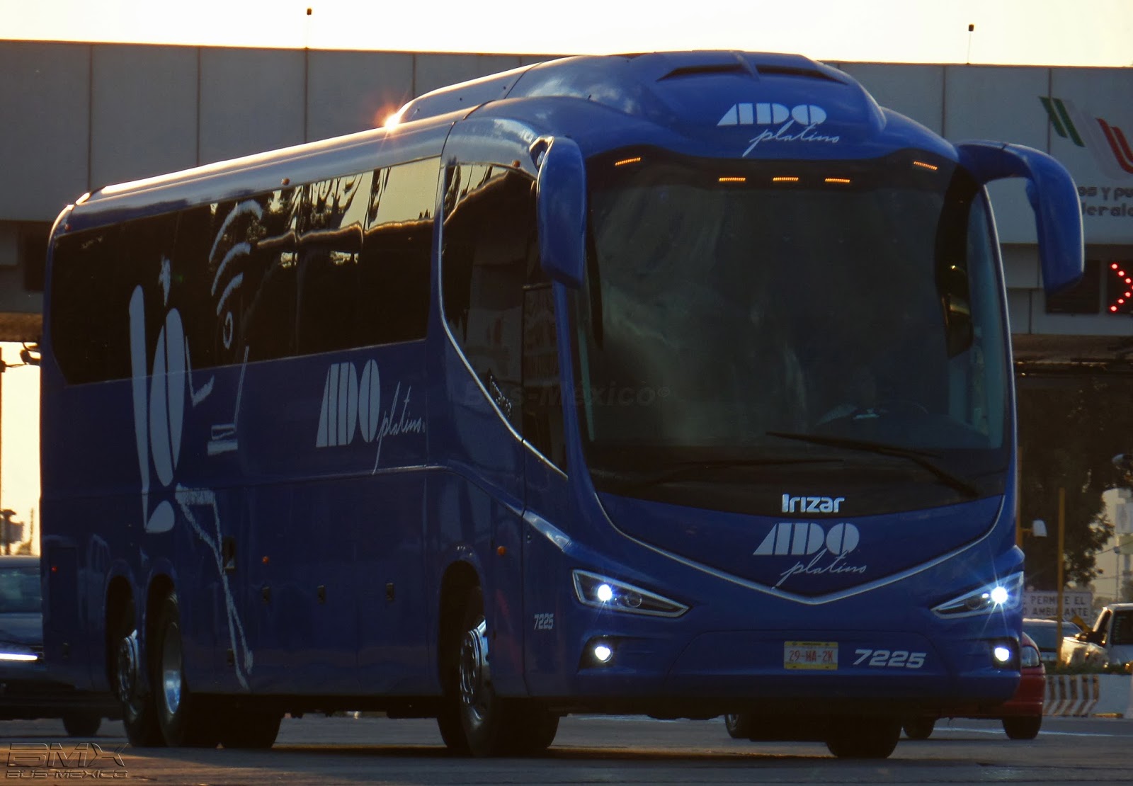Camionera del Golfo ADO Platino BusMéxico