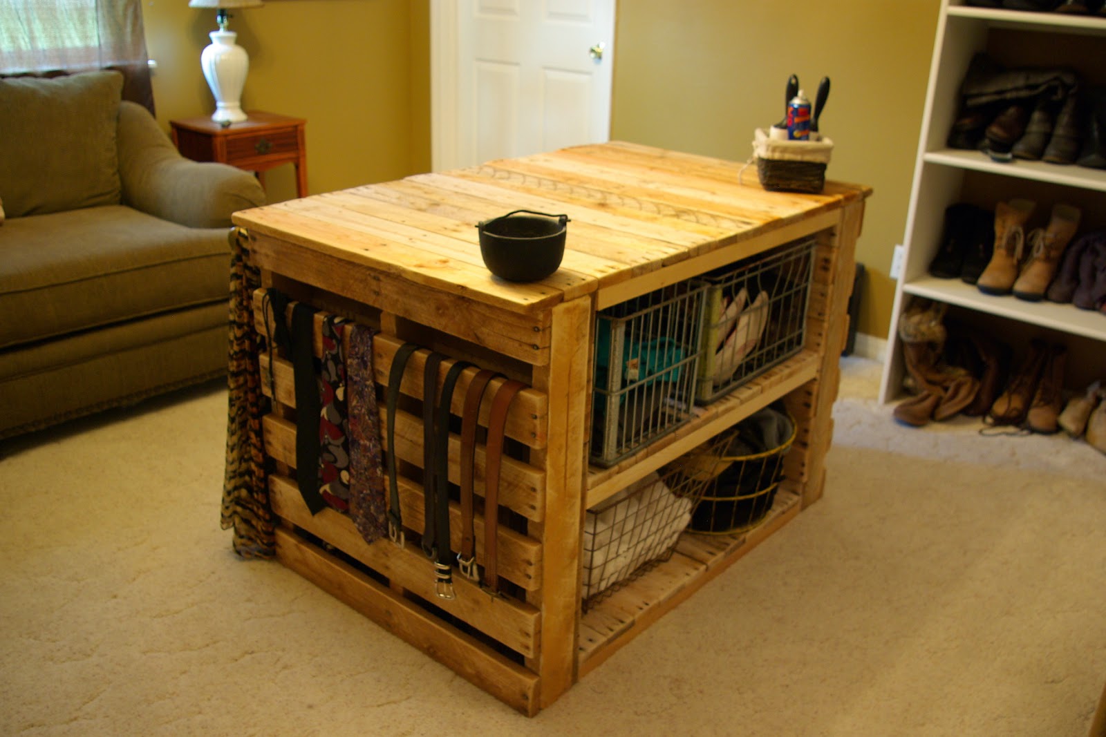 Reclaimed Rustics PALLET ISLAND