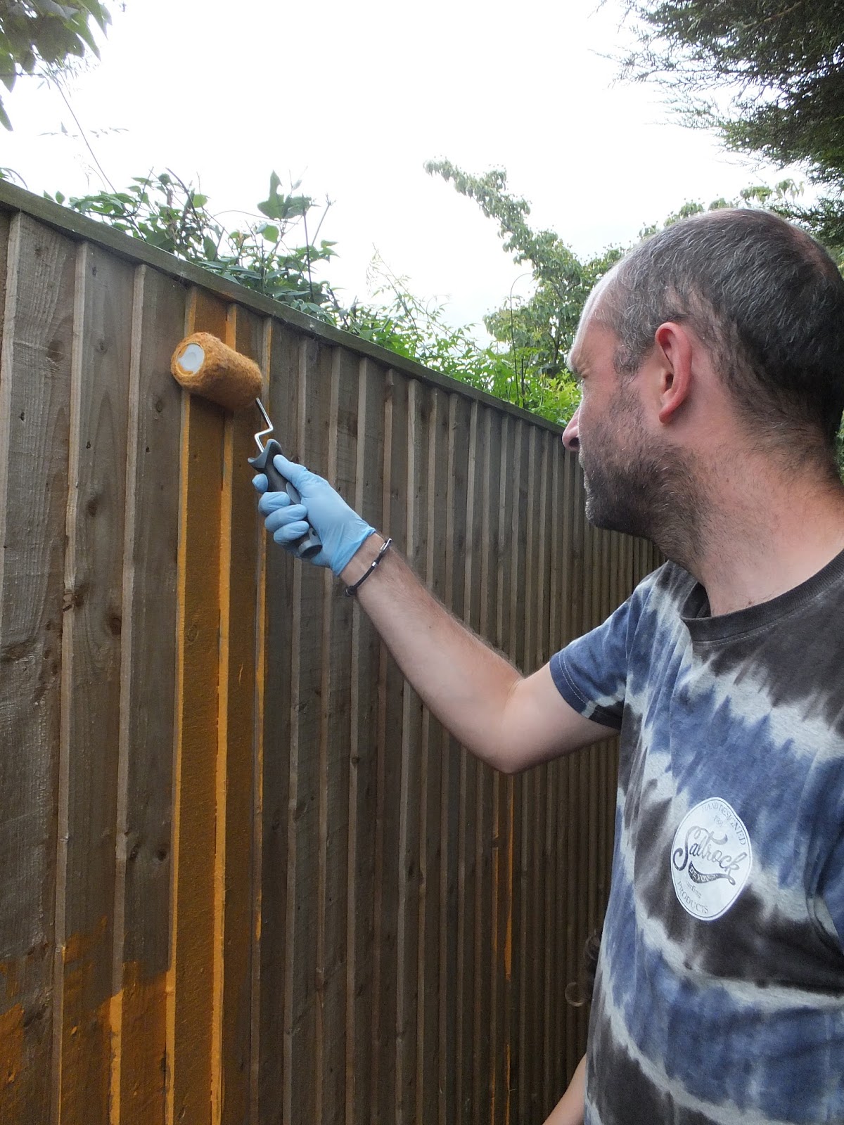 Cuprinol Autumn Gold Fence Paint Homebase fence paint in WV14