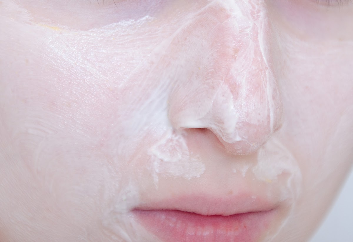После тканевой маски нужно ли мыть лицо. Кожа до и после умывания. Сильно натёрла на лице.